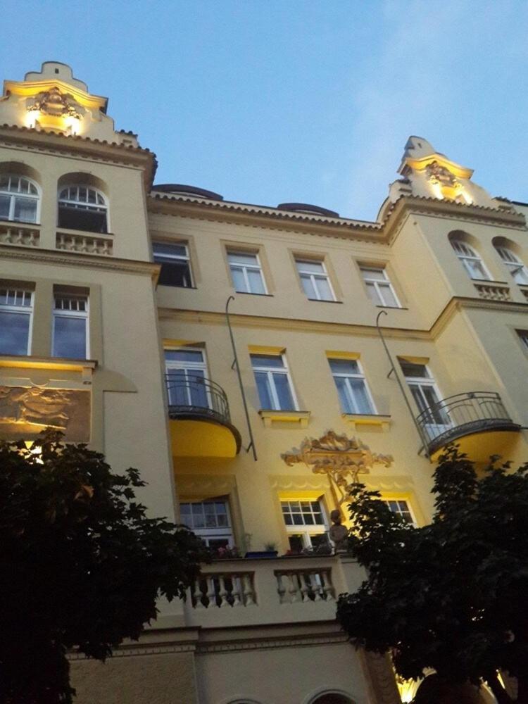 Art Nouveau Treasure Apartmán *